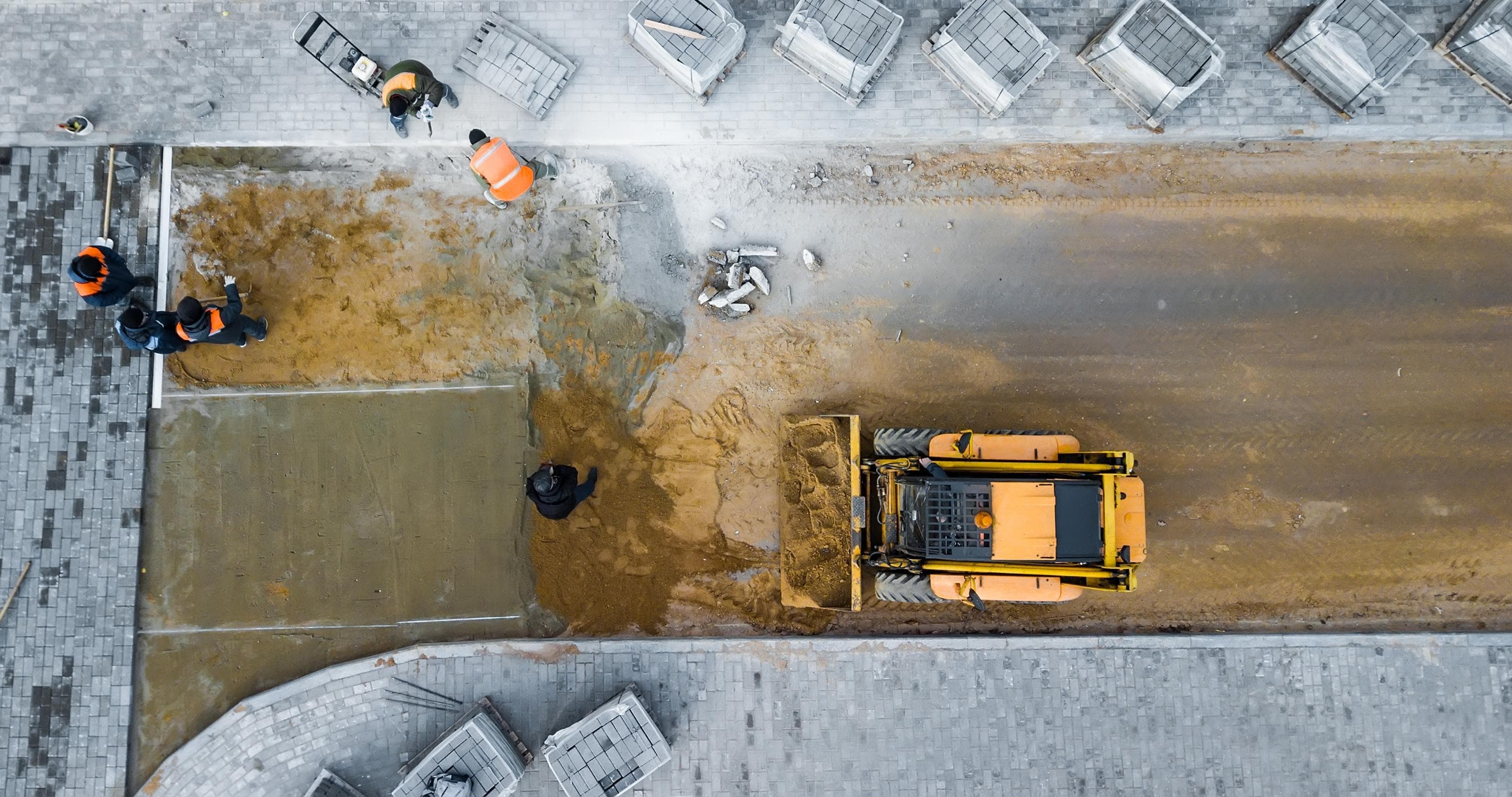 Vue aérienne d'un chantier de construction relevé par drone